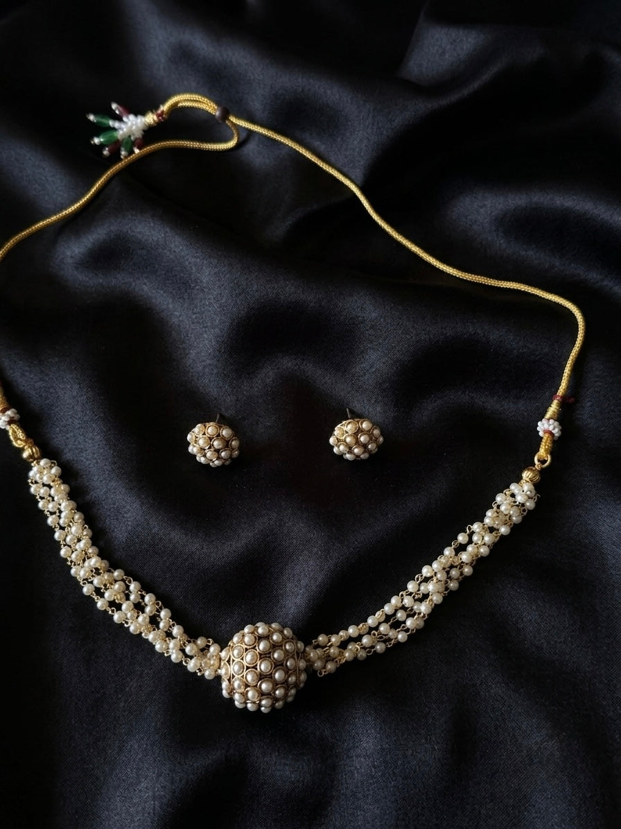 Julia Pearl choker