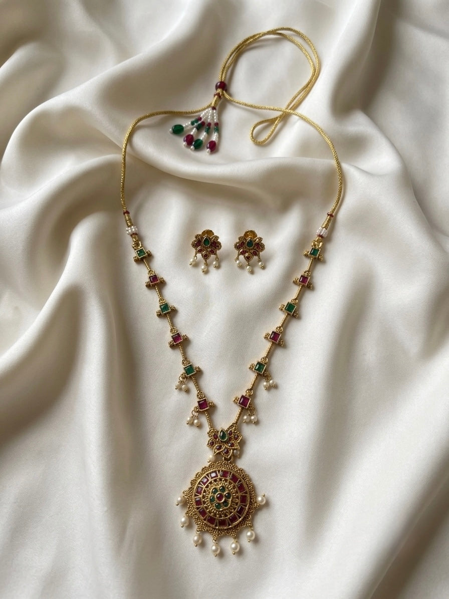 Aime necklace (Ruby and Green)