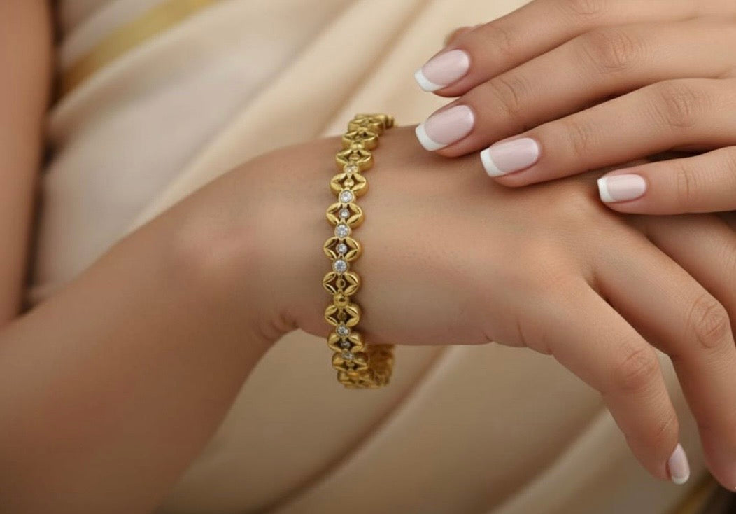 Golden Curve Bangle