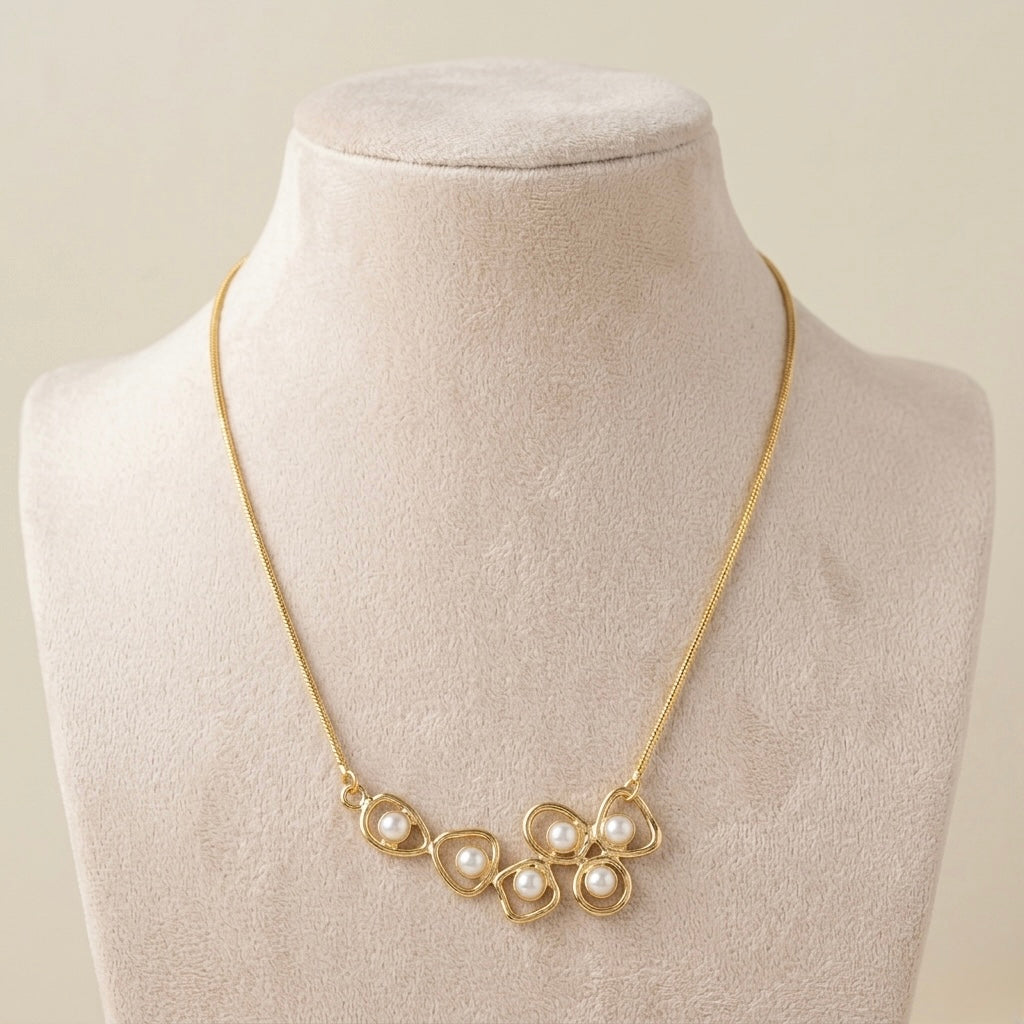 Rosh Pearl Neckpiece