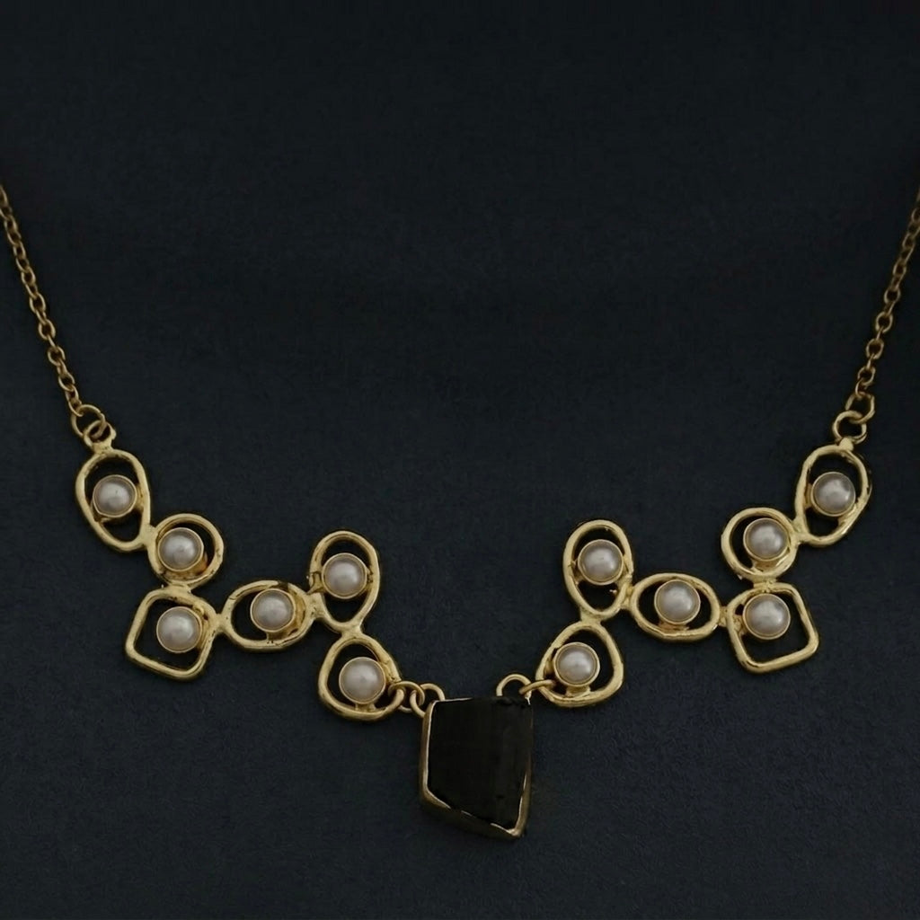 Bella Neckpiece (Black)