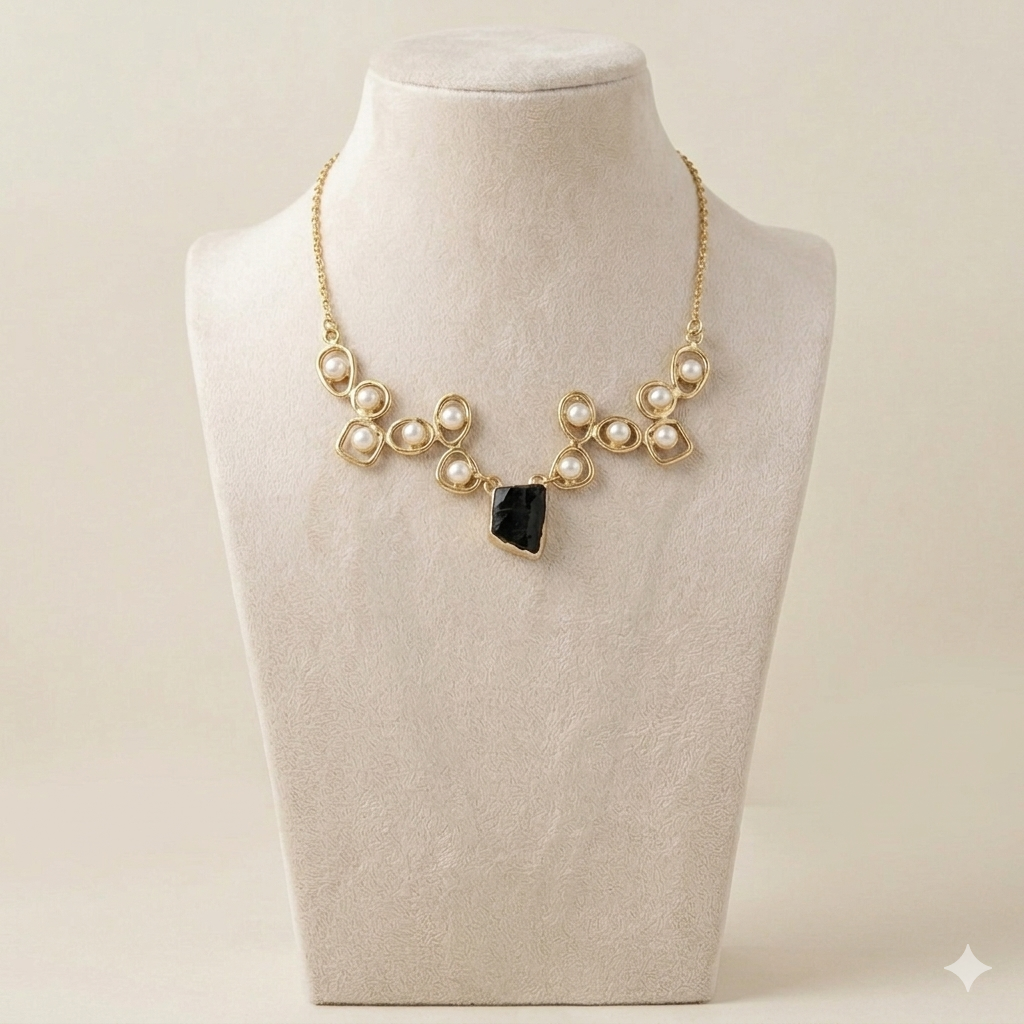 Bella Neckpiece (Black)
